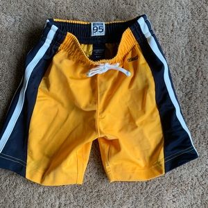 ⬇️Boys Oshkosh shorts size 4/4T